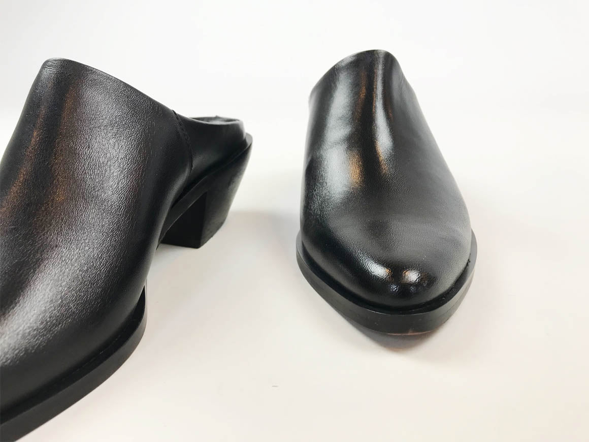 LAMPUKI | Women's ultra-minimal leather mules